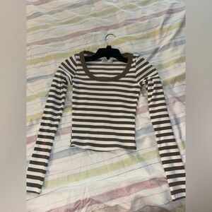 Hollister Black and White Long Sleeve Crop Tee